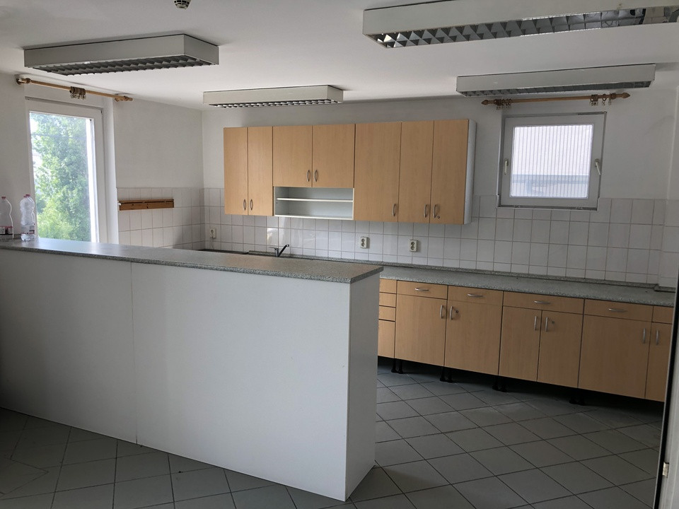 Budaörs Irodaház és raktár